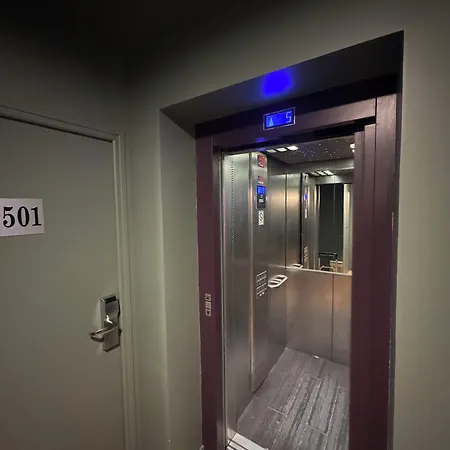 Montmartre - Nouvellement Renove Parijs