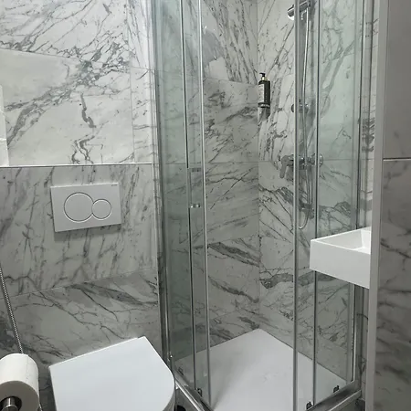 Montmartre - Nouvellement Renove