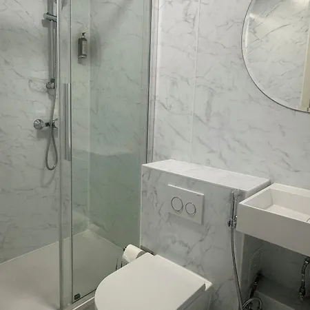 Montmartre Hotel
